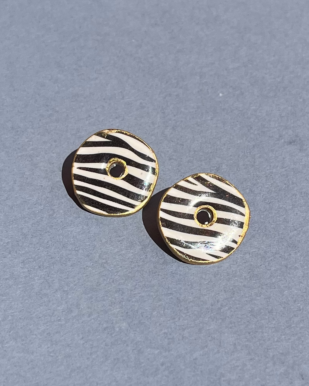 Pendientes largos con estampado de leopardo