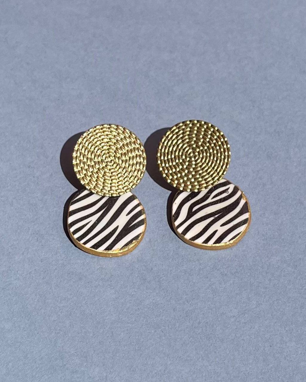Pendientes largos con estampado de leopardo